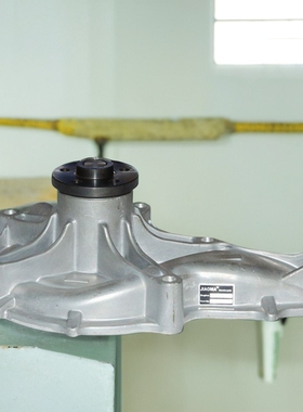 挖掘机沃尔沃EC380 480D 700水泵D9 D13 D16发动机水泵冷却泵配件