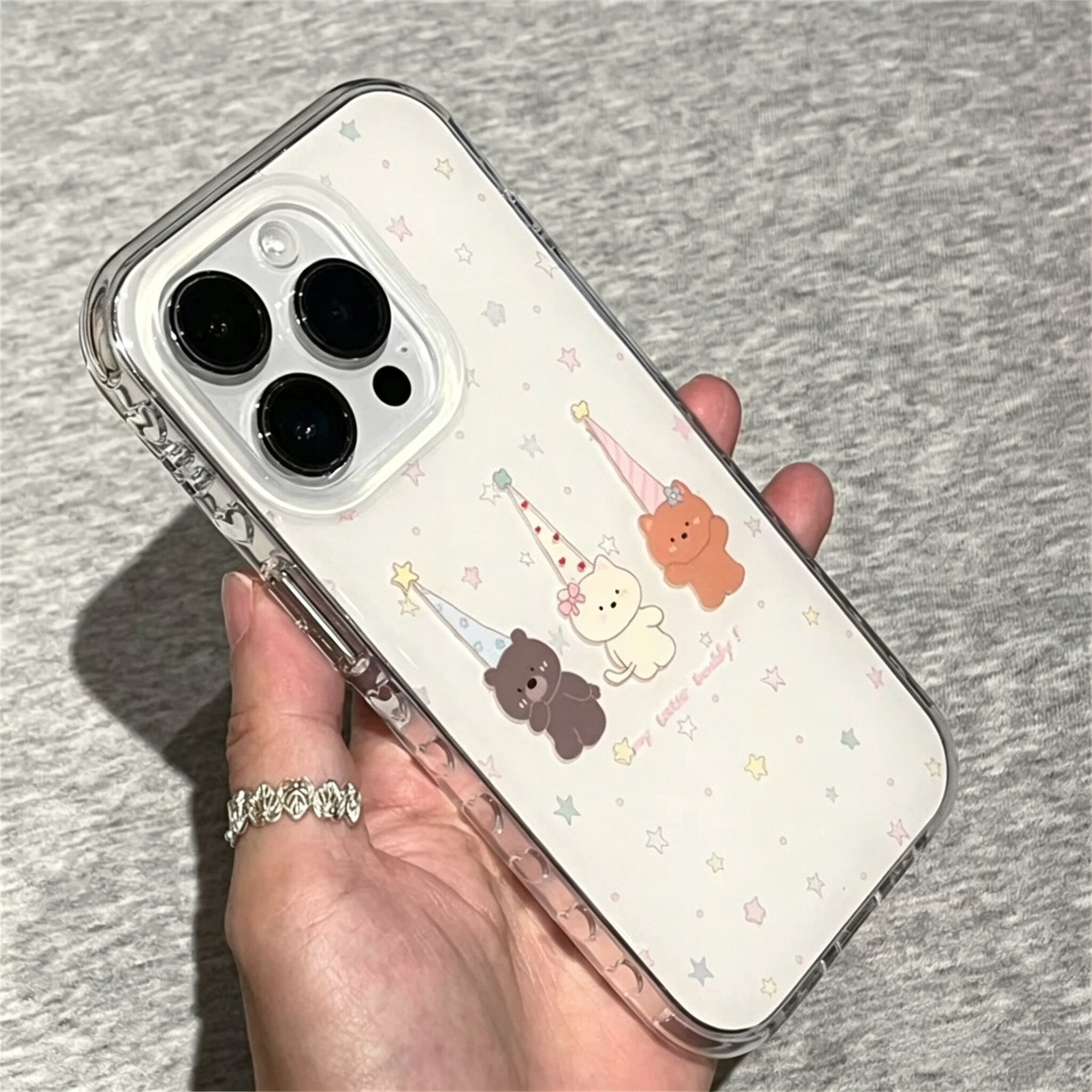 适用苹果系列iPhone17新款手机壳16promax14promax可爱长帽子三小只喵喵15promax13promax半包大孔防摔保护套