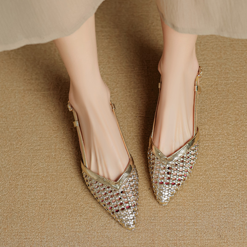 黑夫人新款夏季真皮包头后绑带凉鞋百搭中跟软底镂空洞洞女士凉鞋