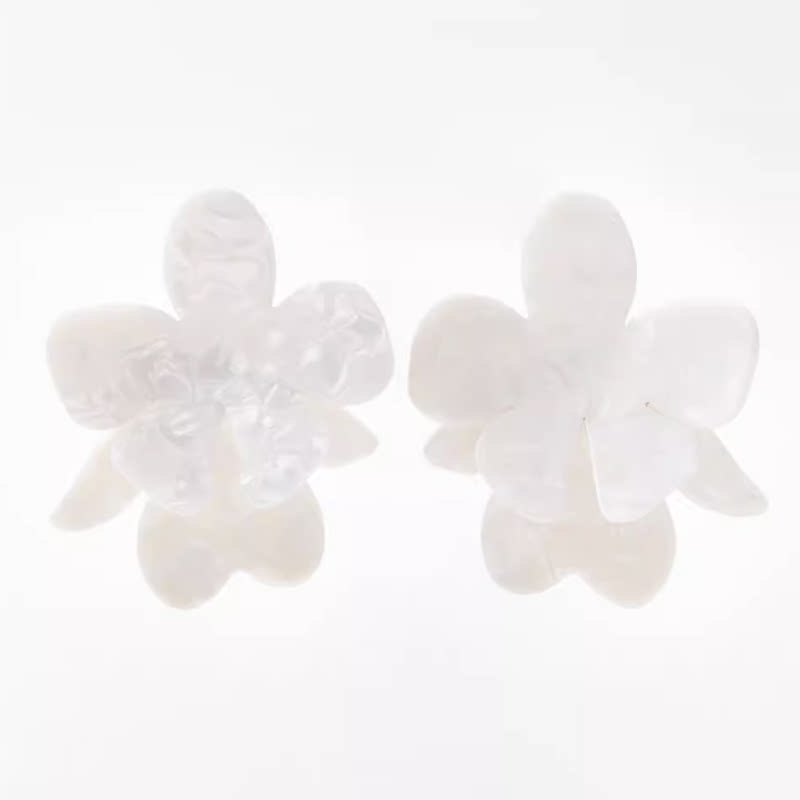 满39包邮白色亚克力树脂大花瓣耳环耳钉欧美夸张无耳洞耳夹