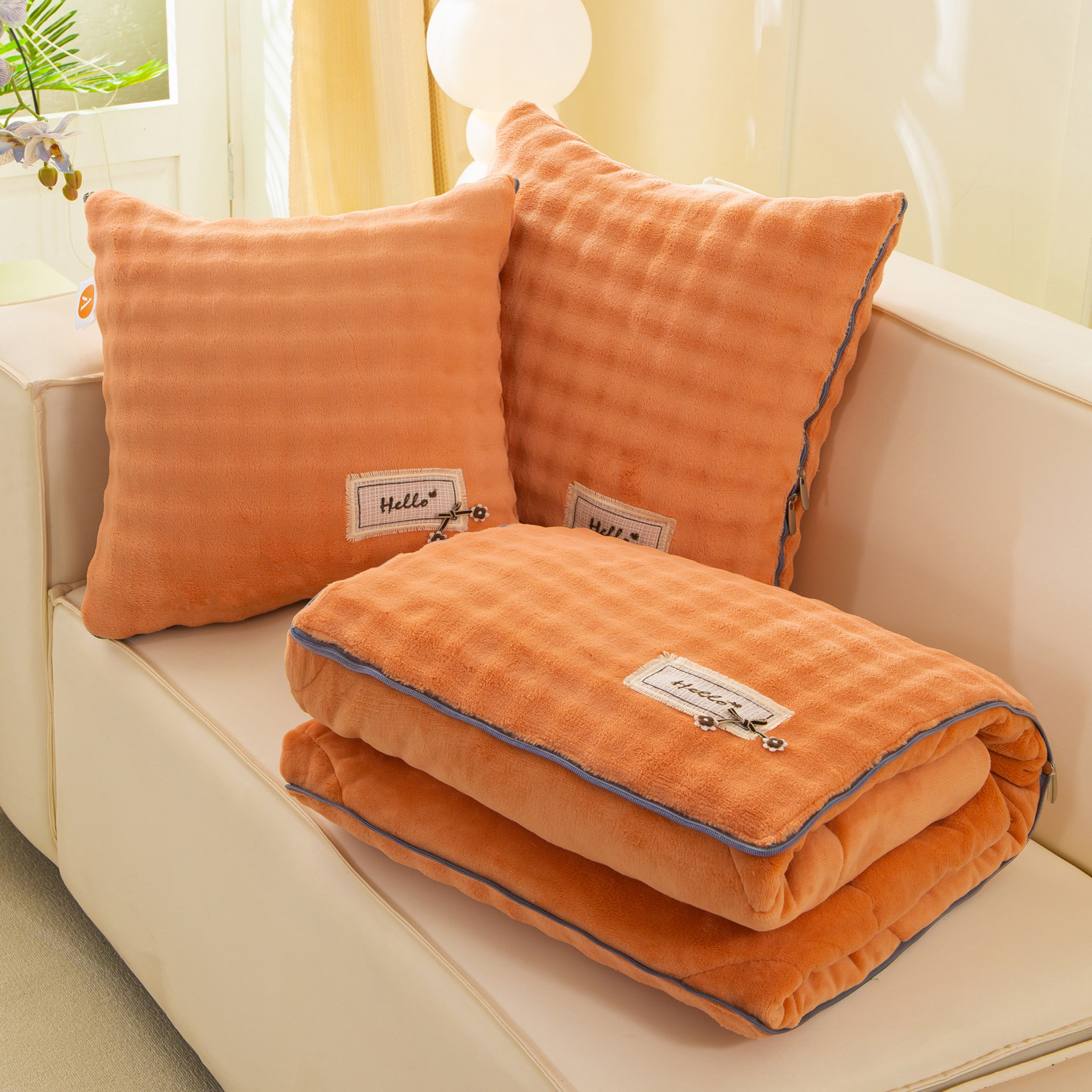 加厚牛奶绒抱枕被子两用二合一车载办公室保暖靠垫枕头午睡盖毯被