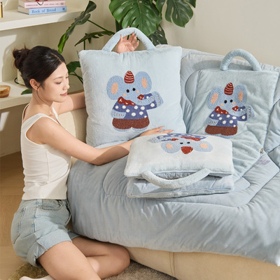 卡通牛奶绒抱枕被子两用冬季加厚办公室午睡毯子二合一车载靠枕头