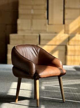 Classic Reborn北欧实木餐椅现代简约中古复古真皮咖啡厅洽谈椅子