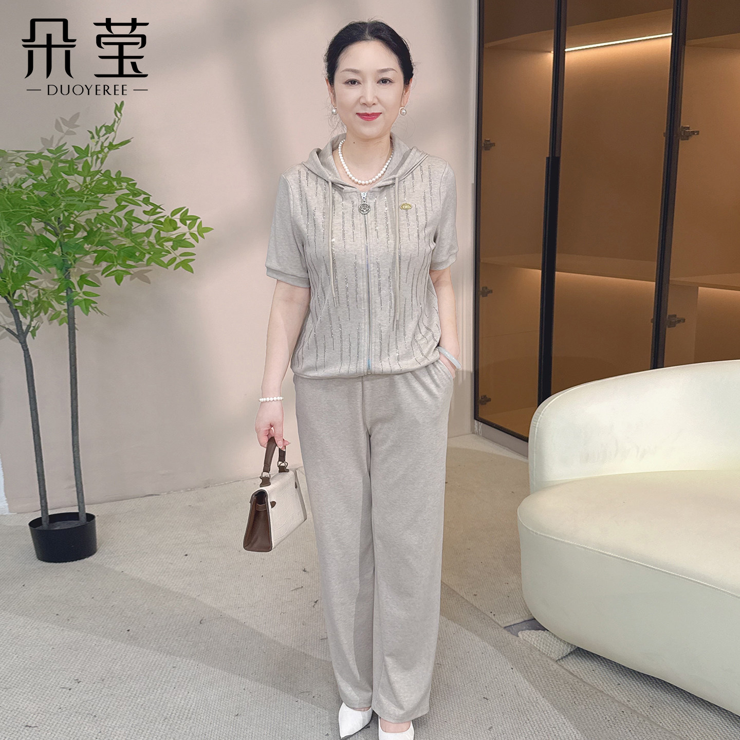 朵莹妈妈夏装时尚运动套装2026新款中年女洋气短袖上衣中老年衣服