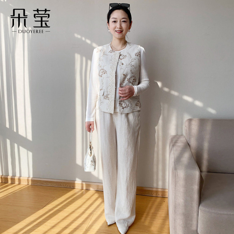 朵莹中年妈妈春装国风马甲套装洋气打底小衫中老年女春秋季三件套