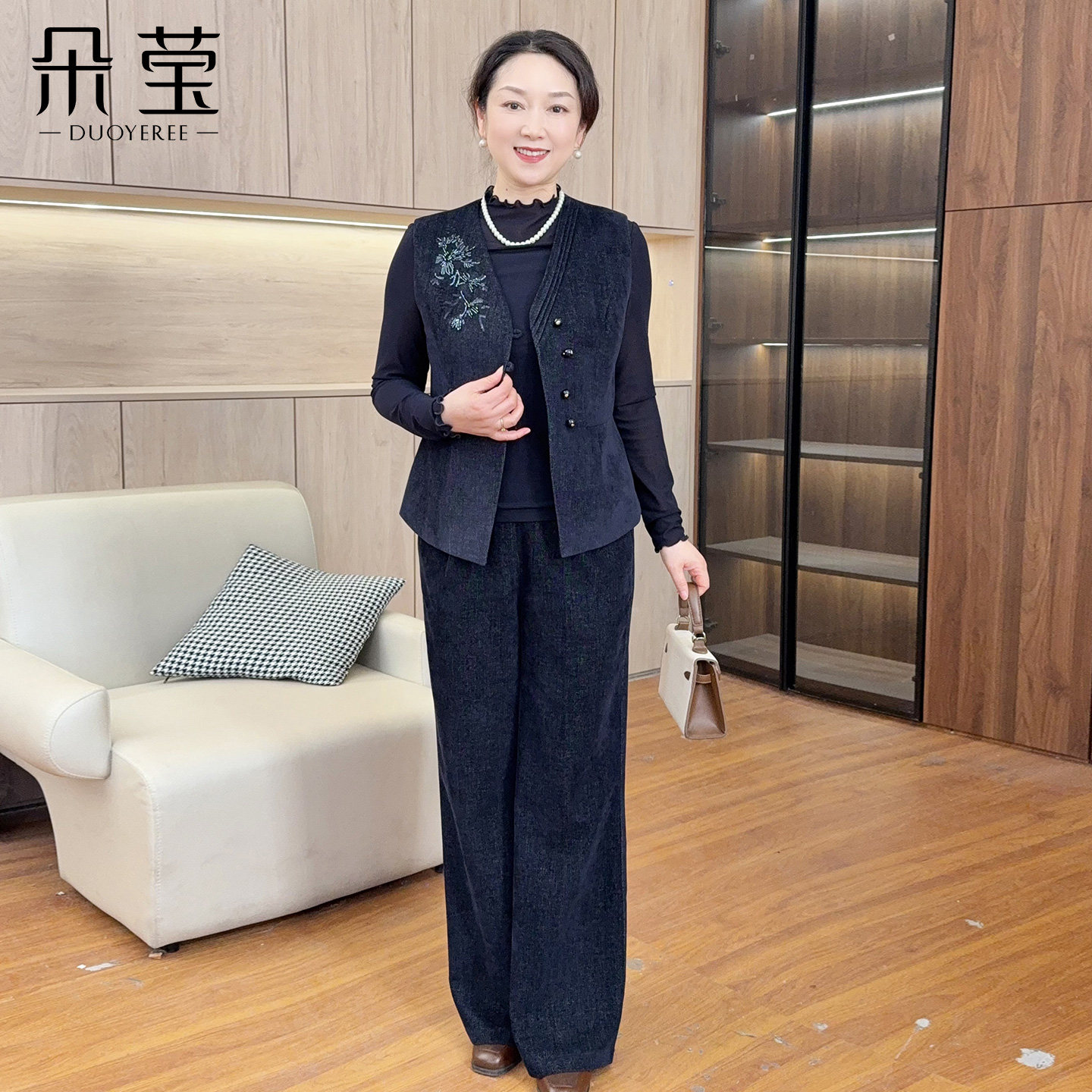 朵莹新款妈妈春装洋气三件套装中年女装马甲洋气中老年女春秋上衣