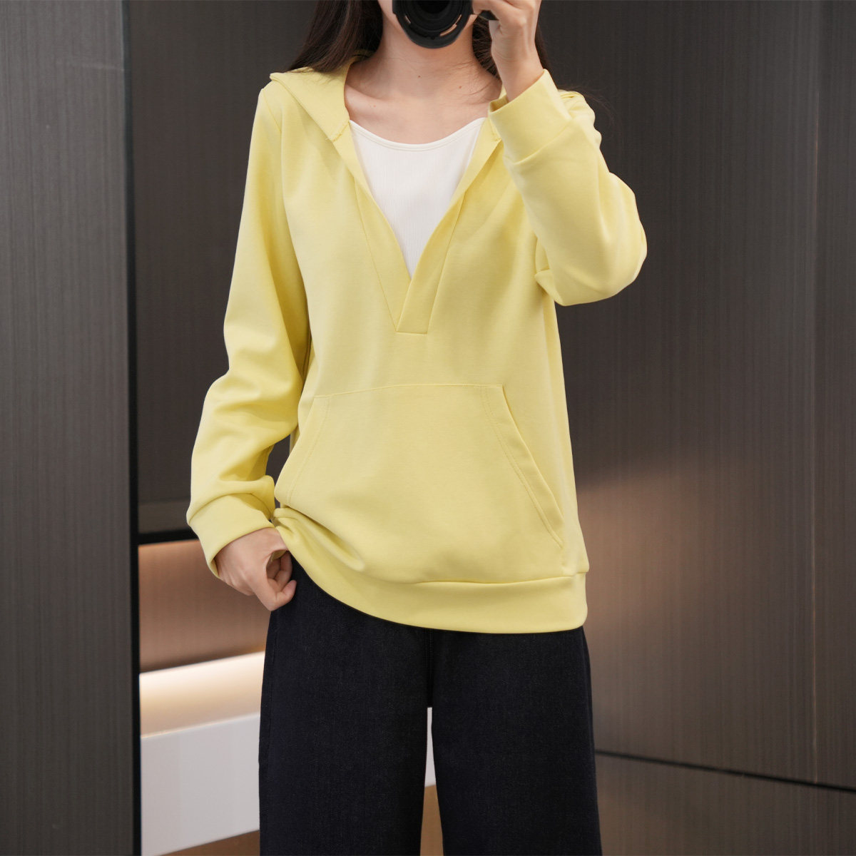 秋季必入慵懒风假两件V领卫衣