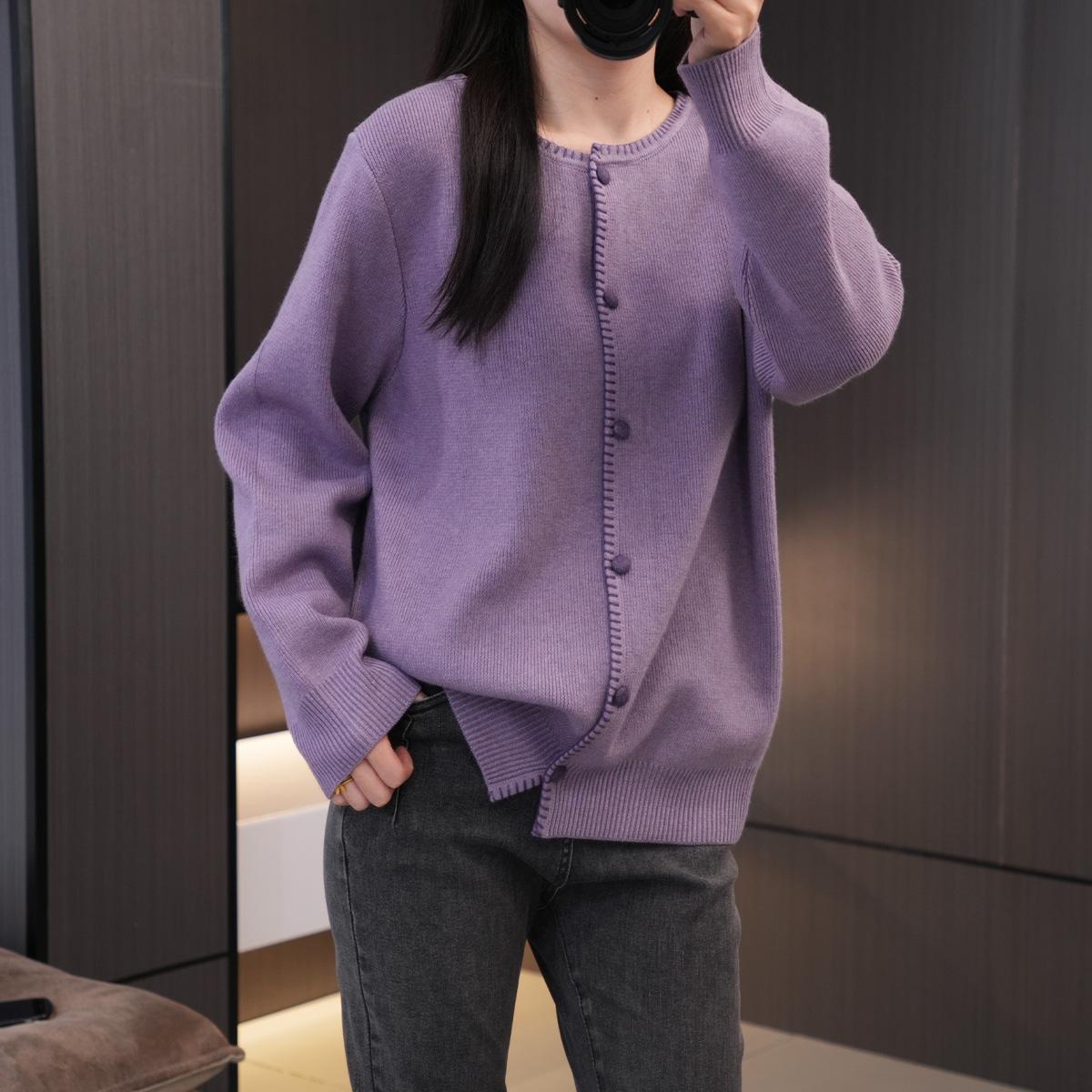 必入四色设计感勾线大码开衫毛衣