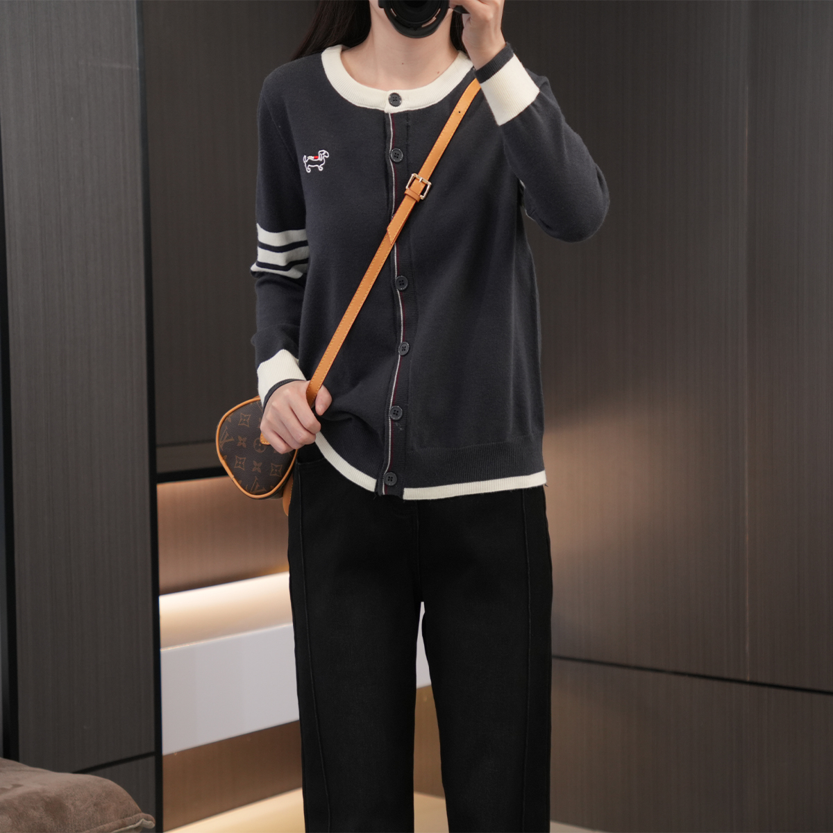 胖妹妹必入高弹力撞色刺绣毛衣