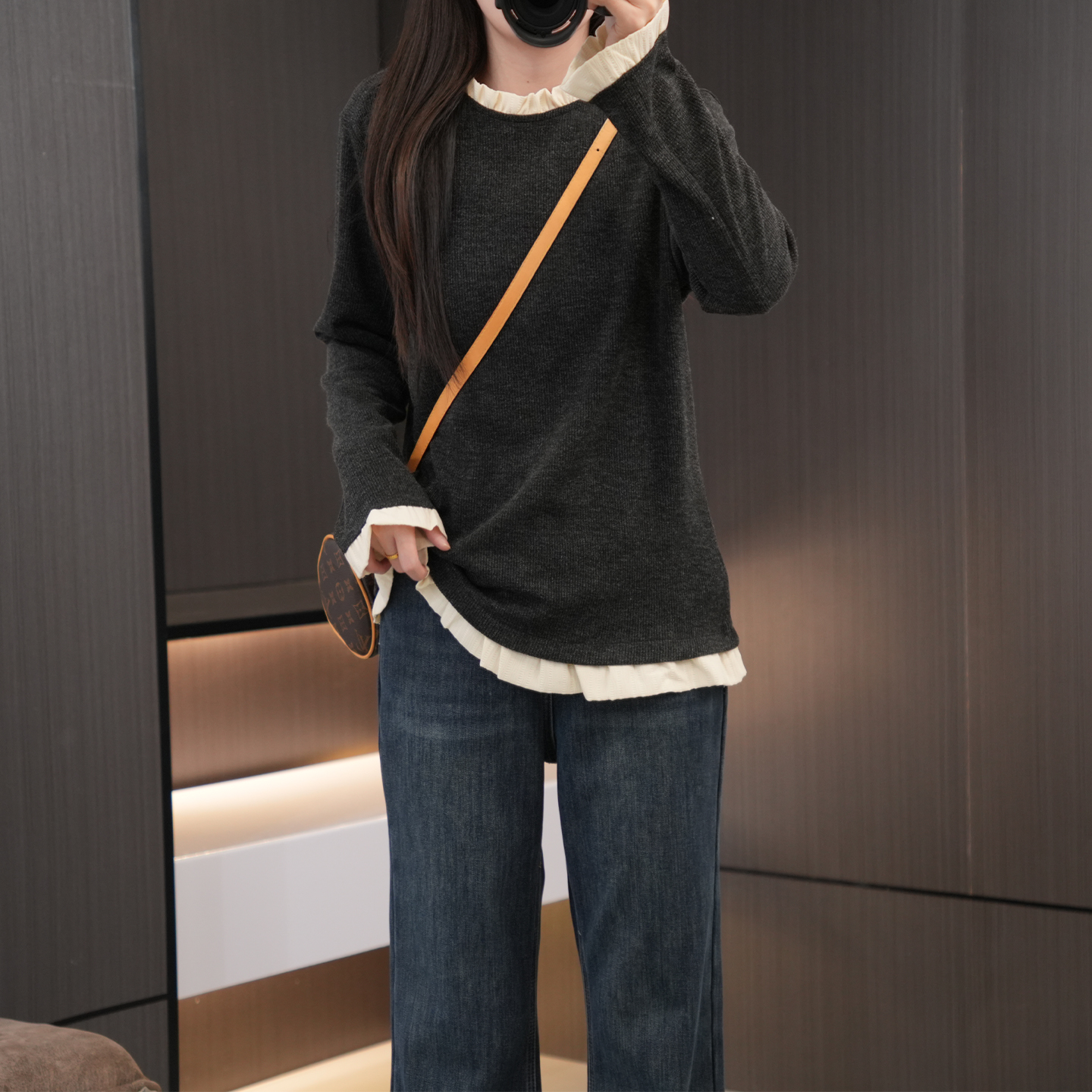 胖妹妹必入设计感花边气质打底衫