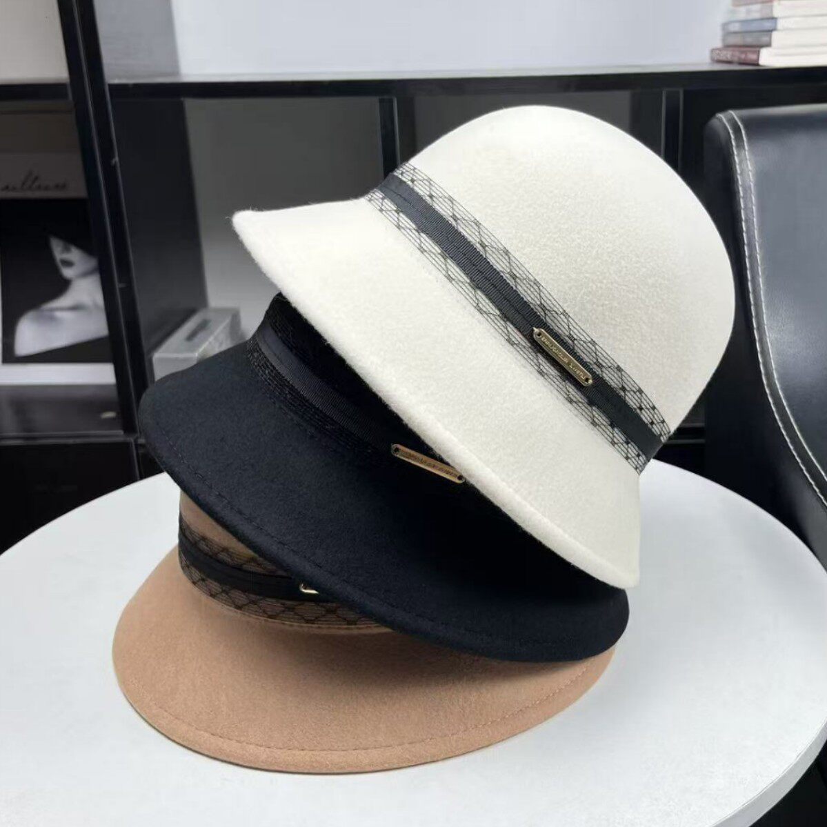 2025新款羊毛礼帽女小香风优雅羊毛呢盆帽法式时装洋气渔夫帽毡帽