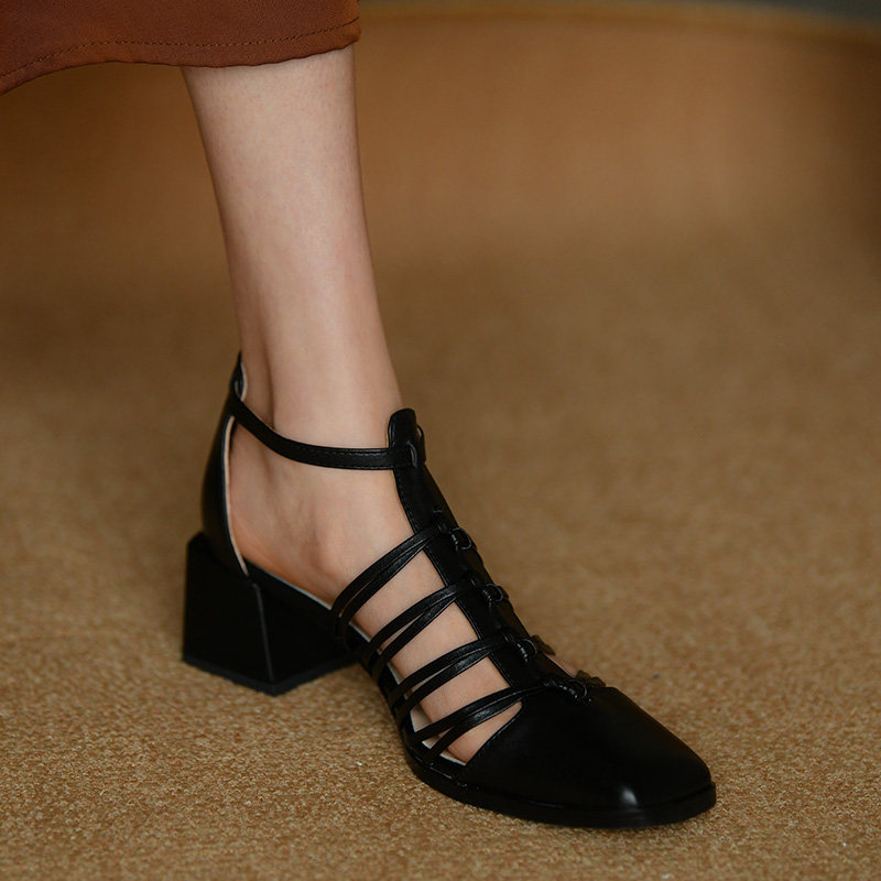粗跟鞋女夏凉鞋女包头中跟黑色方头女鞋2021年新款粗跟罗马鞋