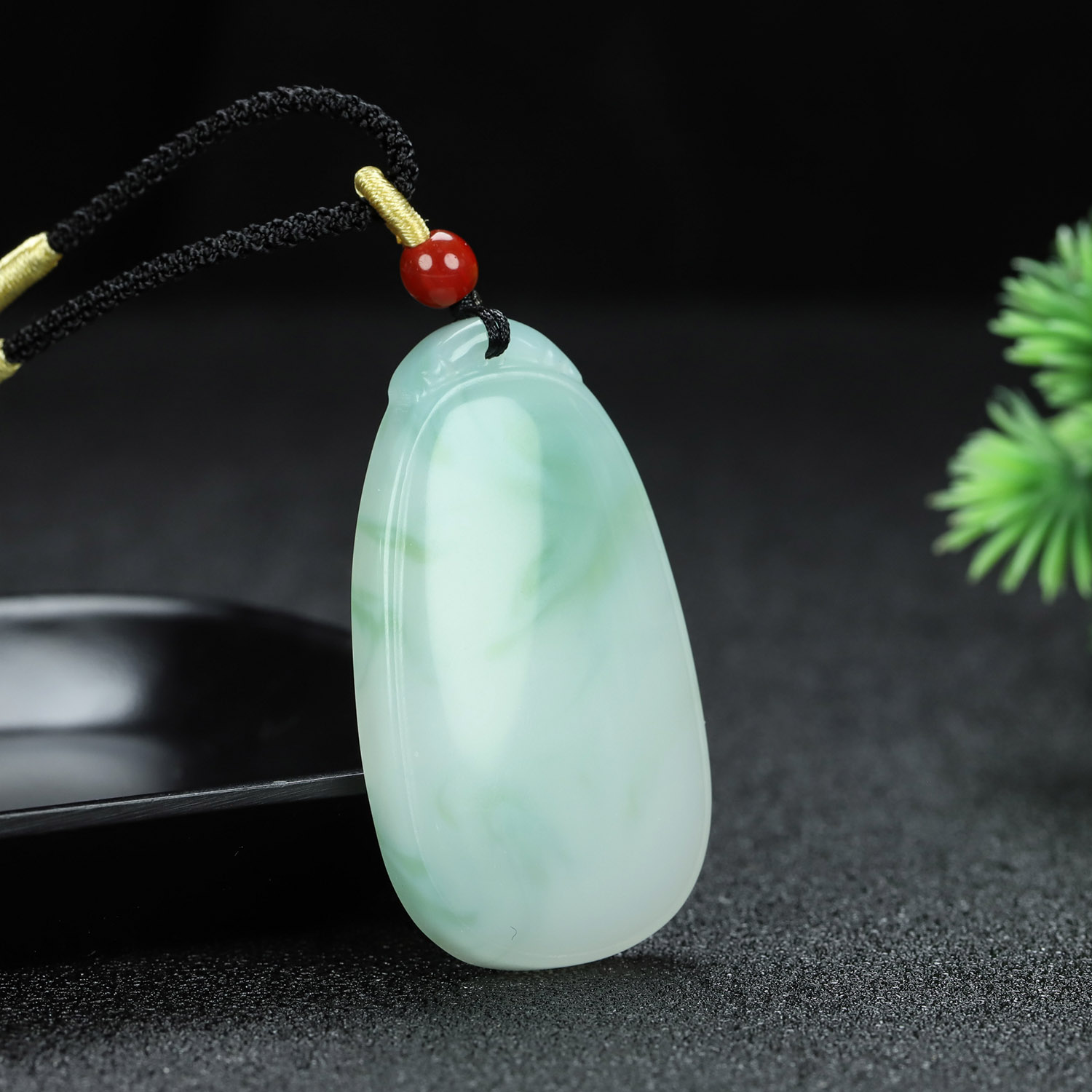 和田玉天山翠椭圆平安无事牌挂件新疆玉翡翠色玉牌吊坠男女款项链