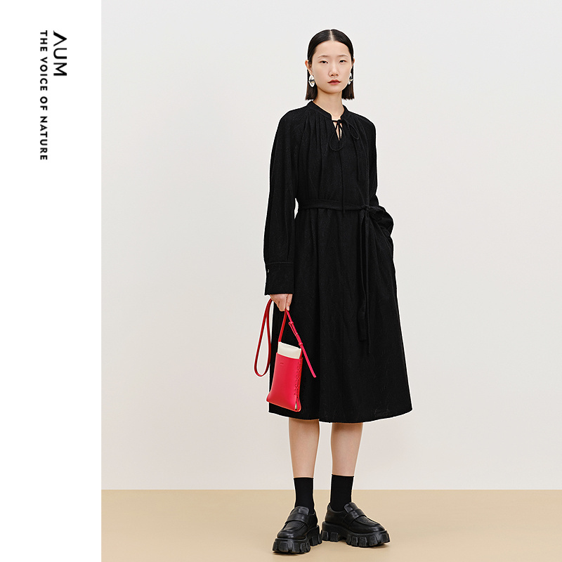 春季新款AUM羊毛提花蕾丝连衣裙