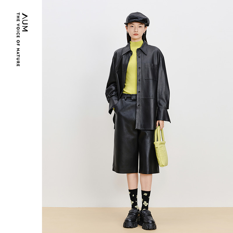【商场同款】AUM噢姆冬季羊皮革时尚不对称设计宽松黑色皮衬衫女