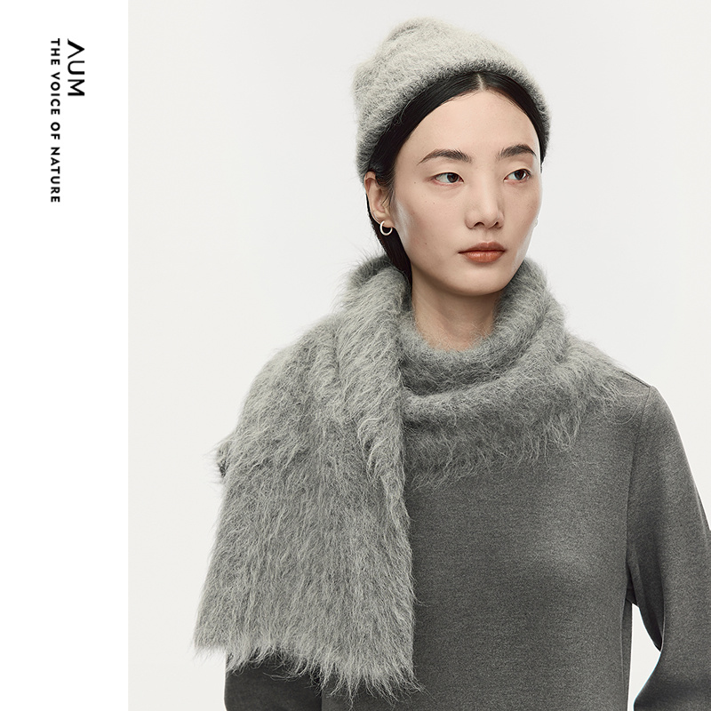 【灵感搭配】AUM噢姆2025年冬季新款拉毛中性灰调休闲毛毛冷帽女