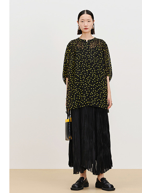 【天猫臻选】AUM噢姆春季桑蚕丝真丝数码印花波点休闲黑色上衣女