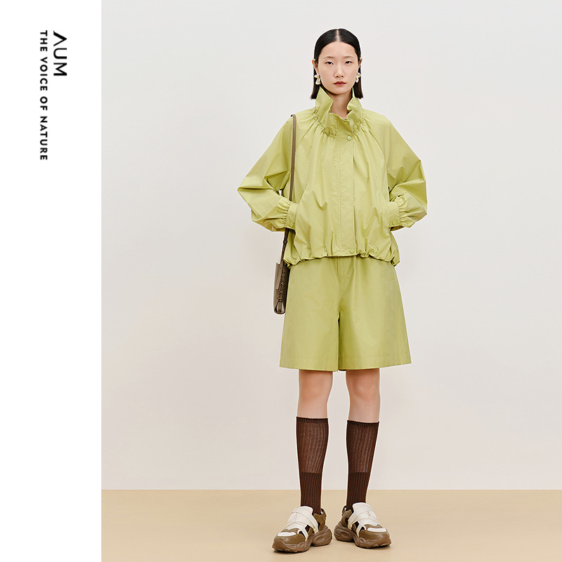 【轻松套装】AUM噢姆春季亮彩休闲宽松抽绳立领外套直筒裤短裤女