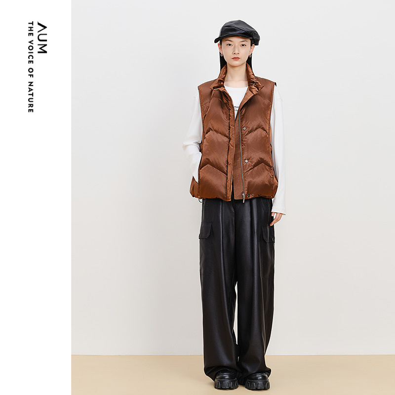 【商场同款】AUM噢姆冬季缎面光感时尚小立领宽松鹅绒羽绒马甲女