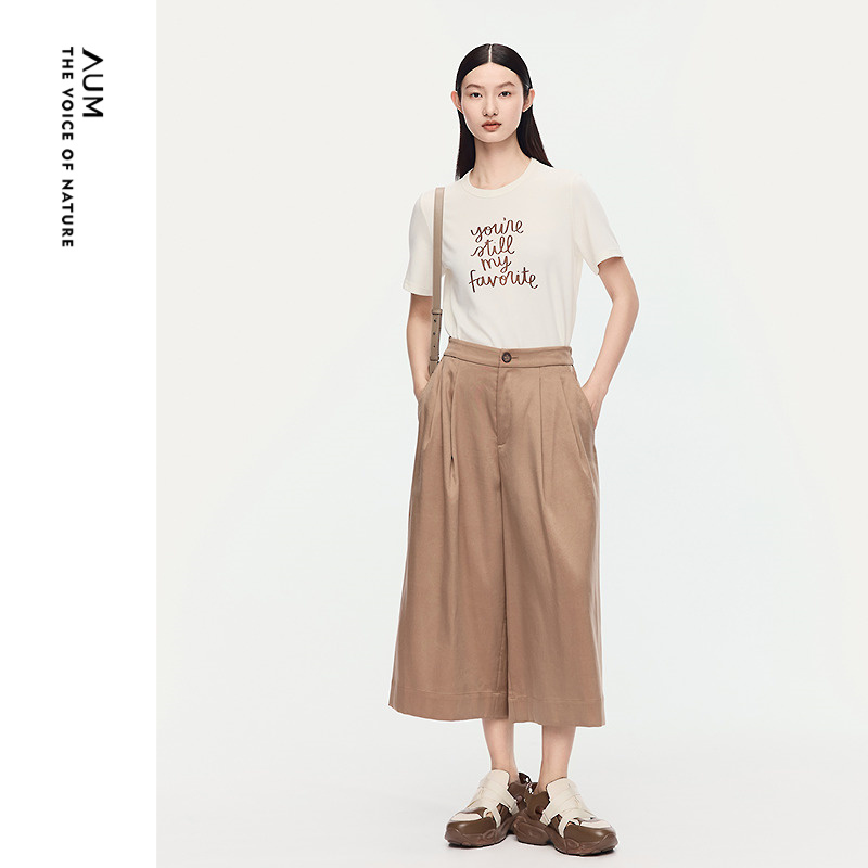 【天猫臻选】AUM噢姆春季米白色圆领短袖T恤休闲上衣女