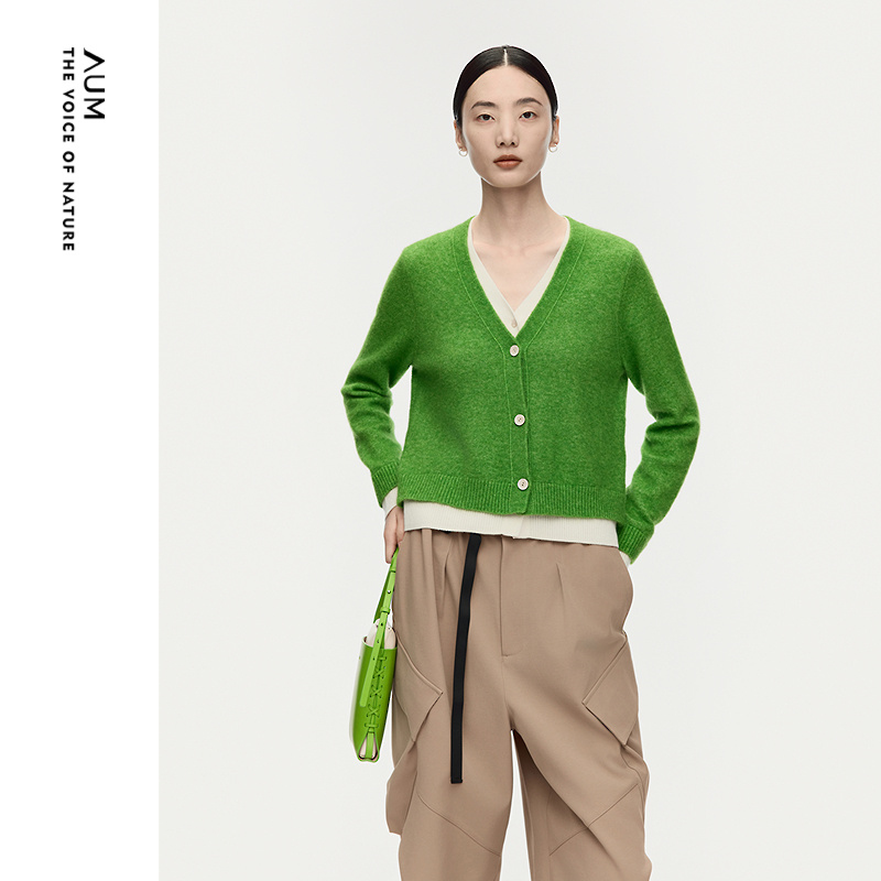 【商场同款】AUM噢姆2025年冬季新款休闲V领撞色假两件针织外套女