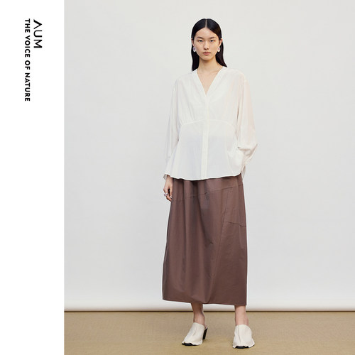 【商场同款】AUM噢姆2026年秋季新款三醋棉平布V领收腰宽肩外套女