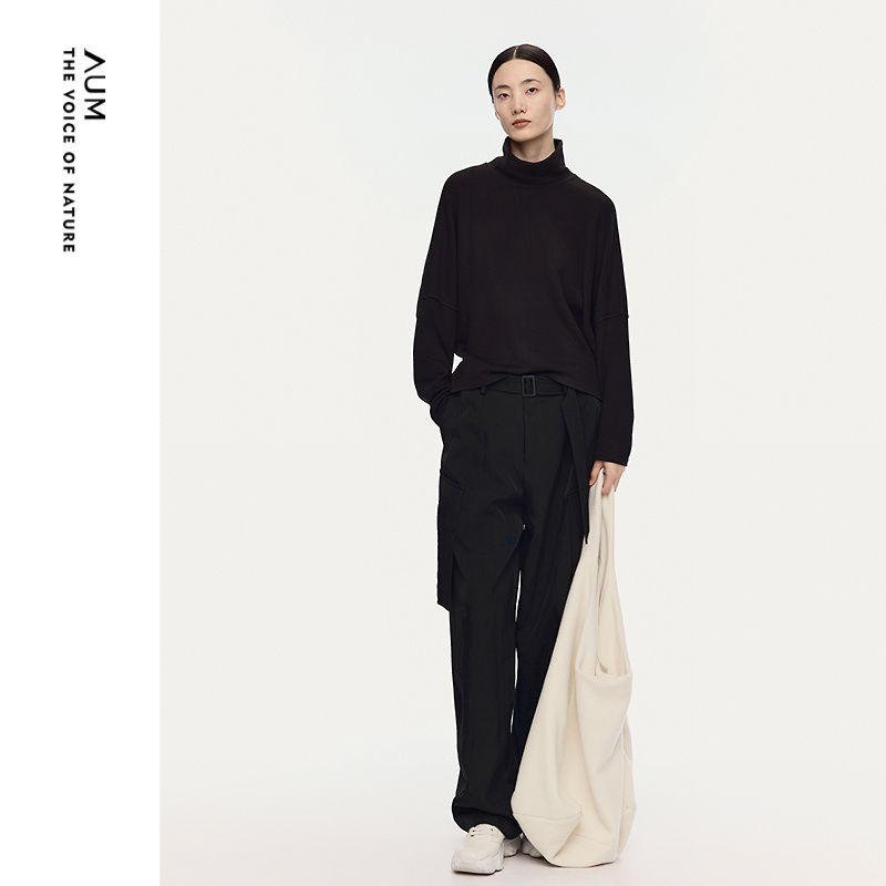 【商场同款】AUM噢姆2025年冬季新款高领蝙蝠袖针织黑色打底衫女