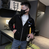 黑色
