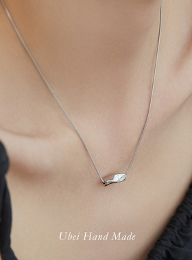 冷淡风个性几何扭纹项链