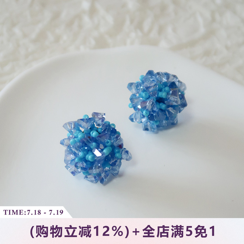 夏日清凉蓝色串珠花朵耳钉