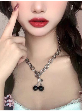 T698韩国原宿复古小樱桃暗黑系少女锁骨项链bf风时尚吊坠潮女