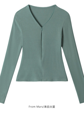 From Mars Unfortunately, long-sleeved T-shirts back then