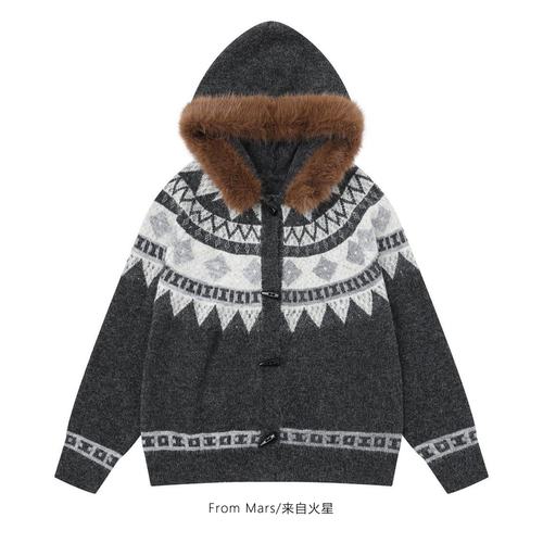 喜怒哀乐牛角扣连帽开衫毛衣女