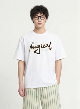 From Mars Everyone flip through the short-sleeved T-shirts