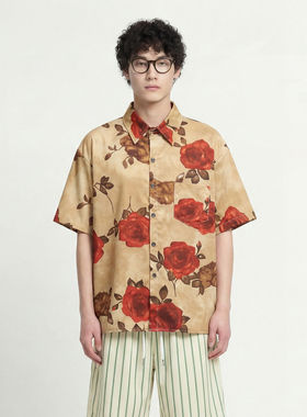 From Mars Buy flowers on the way. Loose short-sleeved shirt