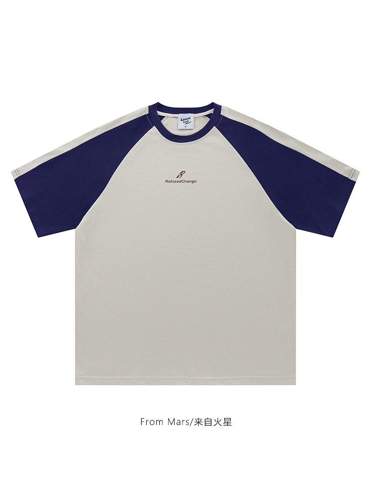 FROM MARS IS A LOOSE AMERICAN RAGLAN A SHORT-SLEEVED SHORT-SLEEVED T-SHIRT A CONTRAST LETTER