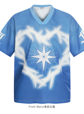 From Mars Trying to walk with a short-sleeved T-shirt