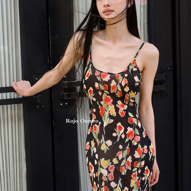 露背碎花度假黑红U领透视连衣裙