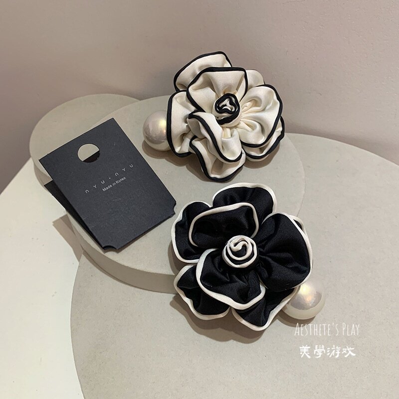法式气质发夹时尚布艺花朵小香风高级感卷边山茶花珍珠弹簧夹发饰