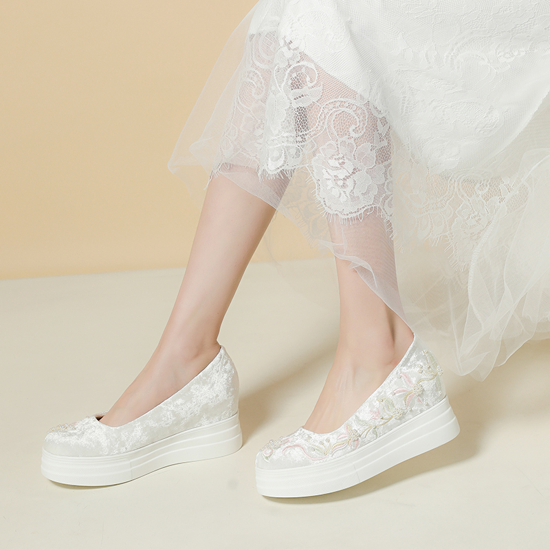 原创汉服刺绣古风古装女鞋底内增