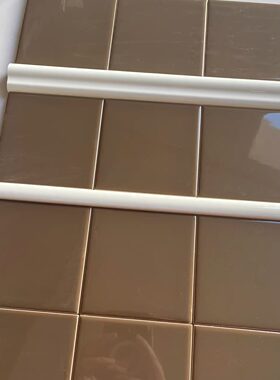 100X100奶咖亮光釉面小方砖墙砖
