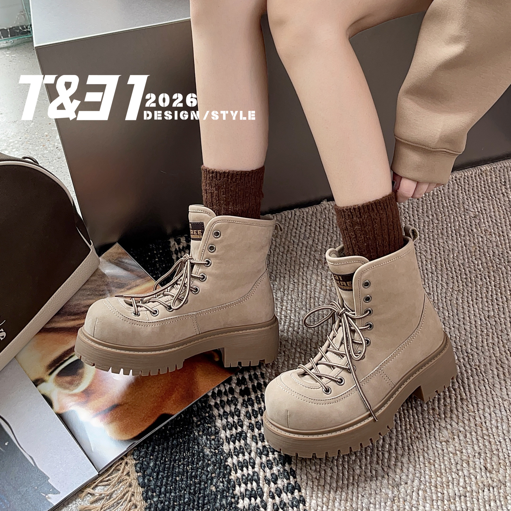 T31女鞋2026秋季新款工装风厚底马丁靴女系带中帮百搭大头靴子女