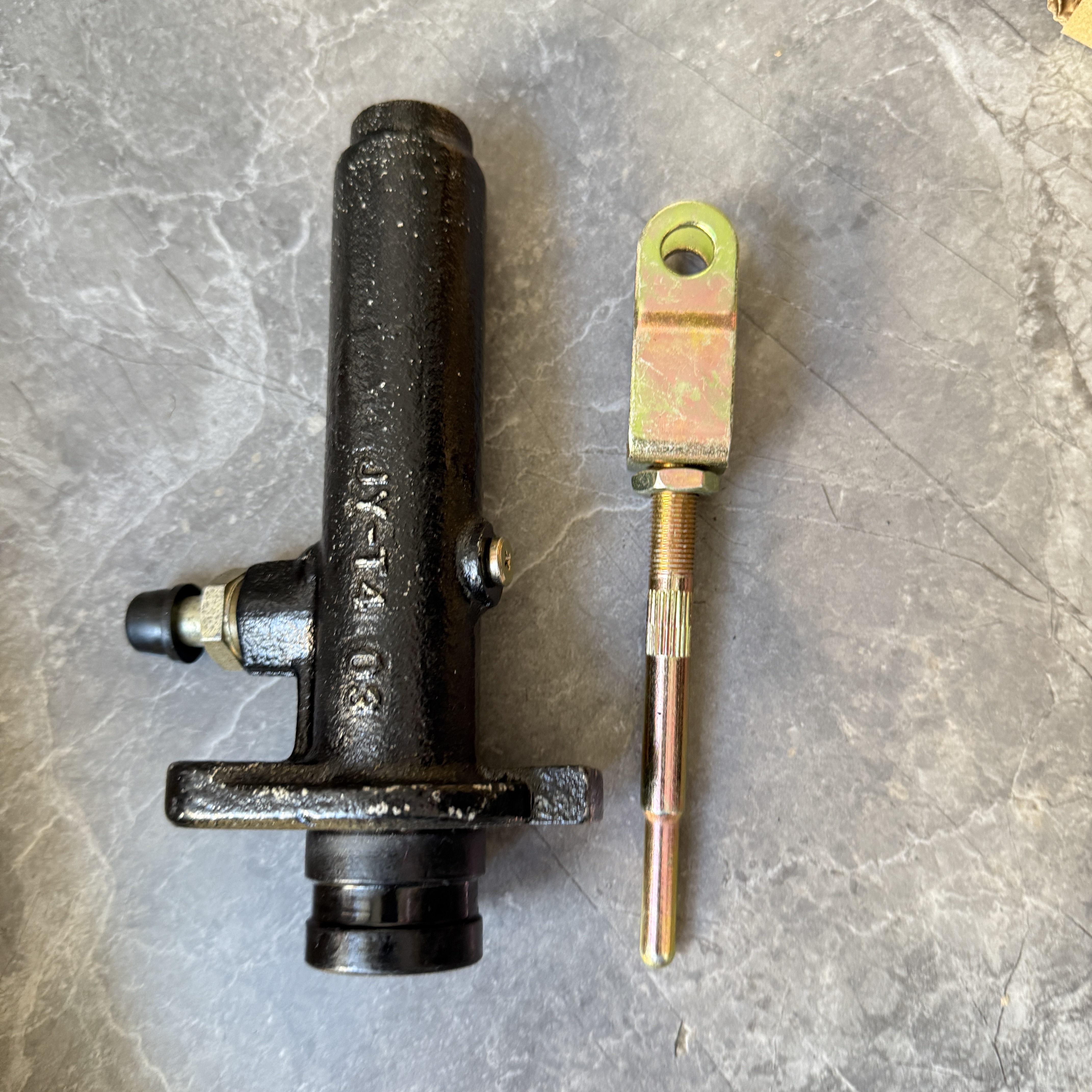 柳工压路机621 6114 6126 618 614 6321合器总泵11W0010/13C1759