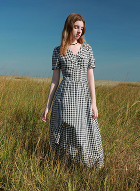 ibudu2025春季新款肌理感格纹连衣裙V领收腰A字长裙复古女