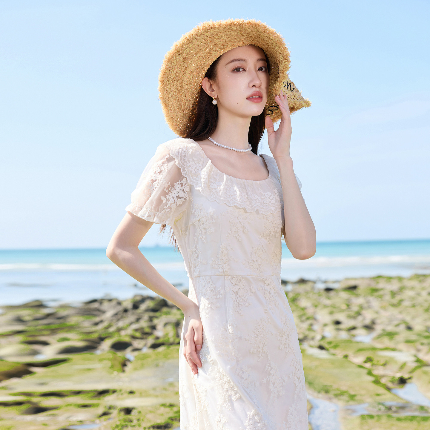 若潮大码女装2026夏季新款方领连衣裙收腰绣花长裙显瘦微胖MM