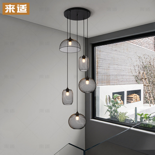 楼自建房挑空客厅别墅挑高楼梯间 工业风复式 2025新款 楼梯吊灯美式