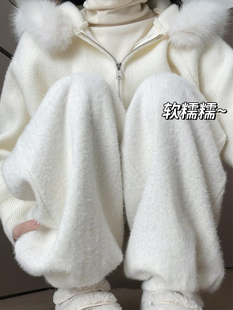 白色绒绒灯笼裤女秋冬季2026新款高腰休闲显瘦慵懒小个子加绒卫裤