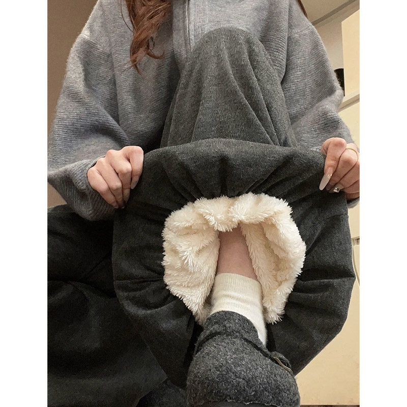 花苞糯米裙裤女秋冬2026新款小个子宽松bf慵懒风灰色羊羔绒阔腿裤