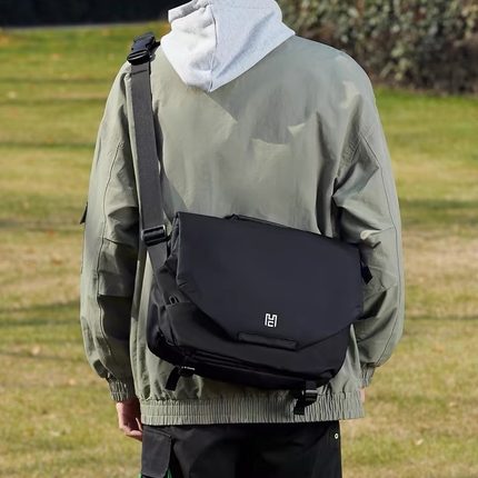 电脑包通勤包男大容量男生斜挎包单肩包笔记本挎包背包休闲潮流