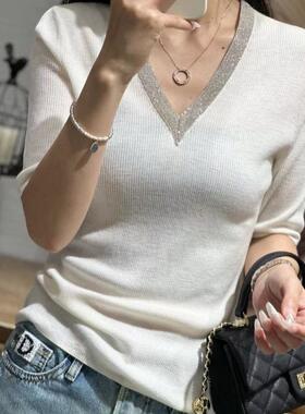 秀而 早秋 白色中袖100绵羊毛针织衫女2023新款V领烫珠打底衫